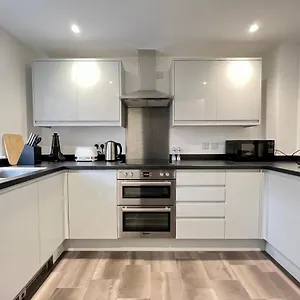 https://modern-2-bed-townhouse-just-outside-city-walls-with.yorkshirehotels.net